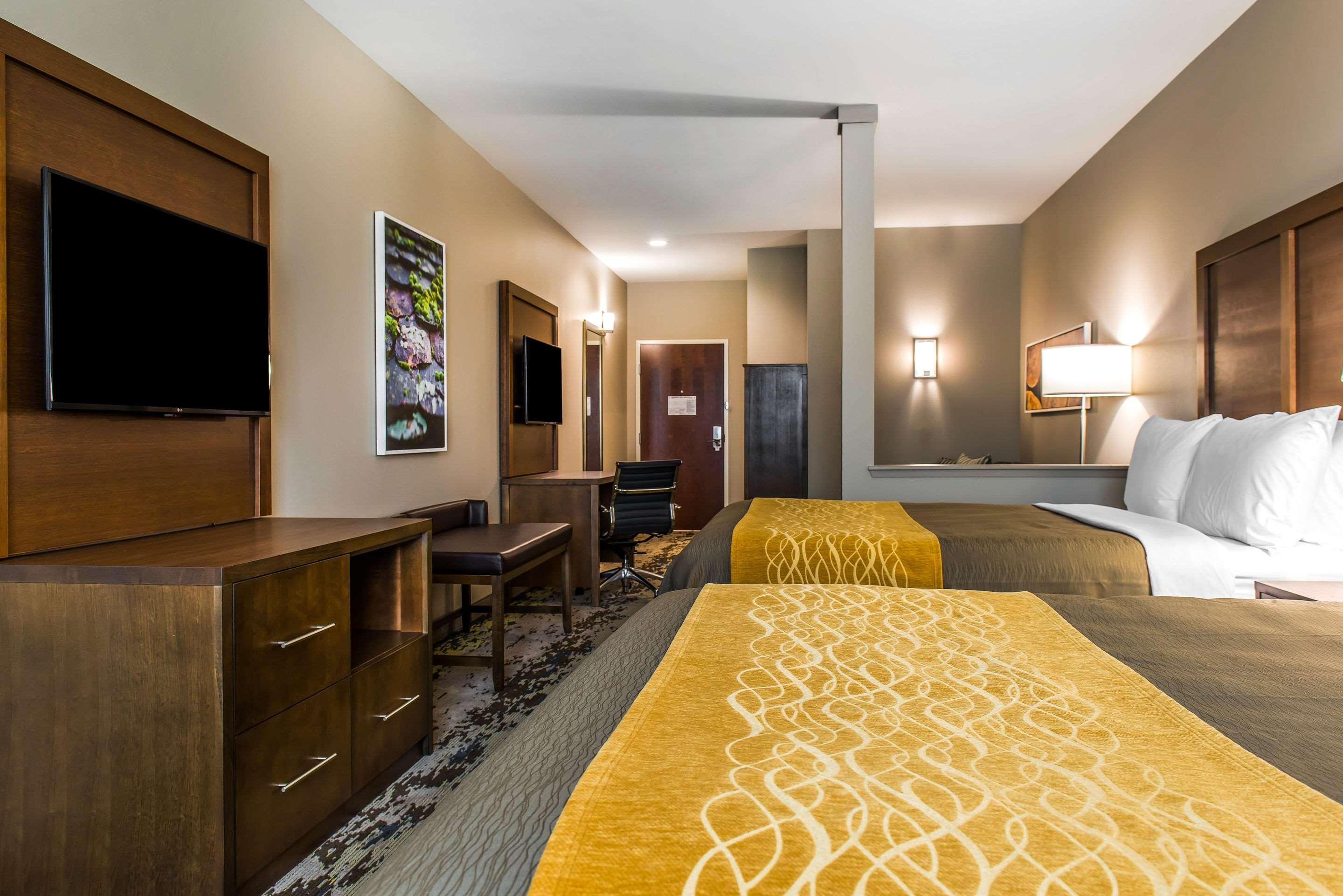 Comfort Inn & Suites Valdosta Bagian luar foto