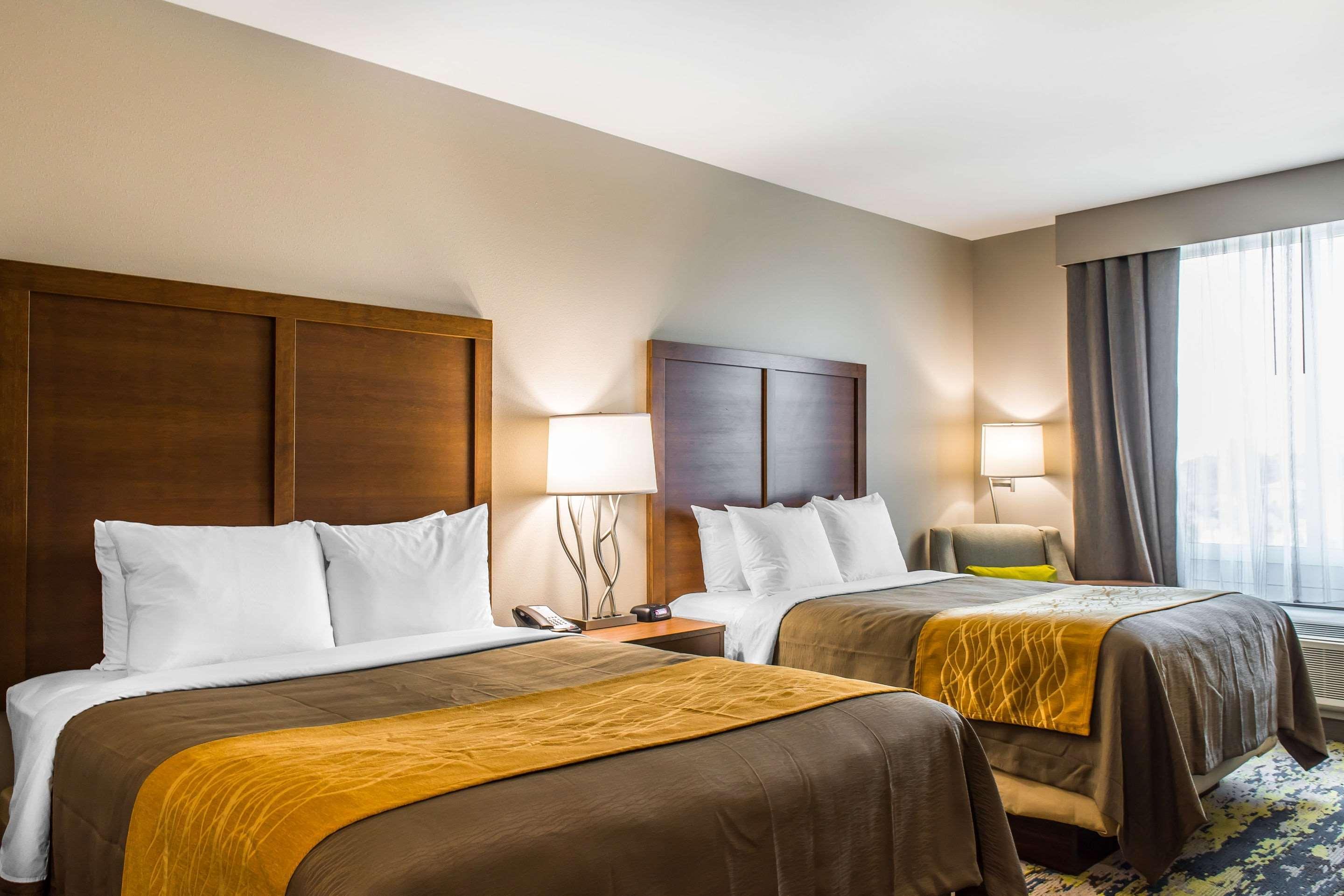 Comfort Inn & Suites Valdosta Bagian luar foto