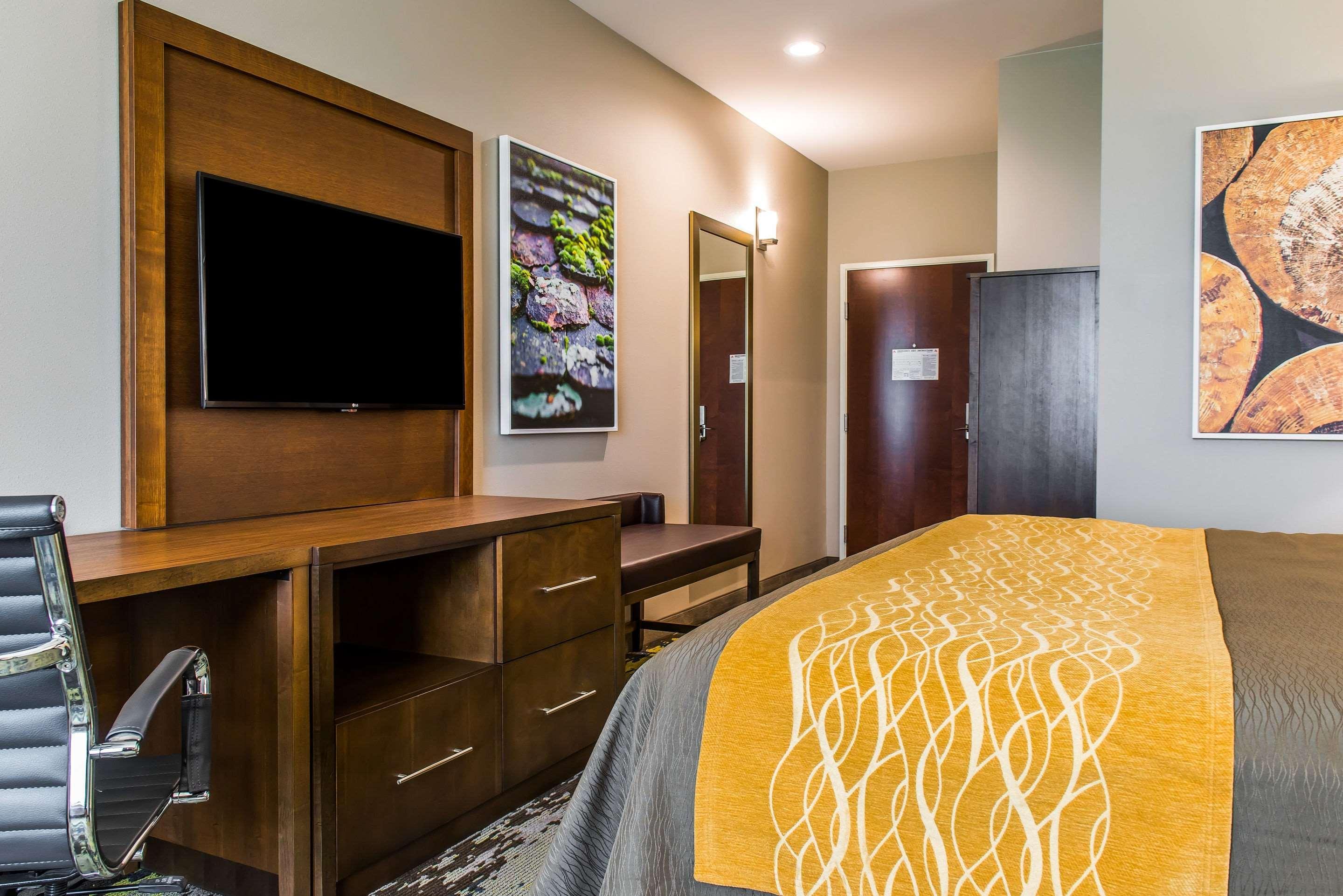 Comfort Inn & Suites Valdosta Bagian luar foto