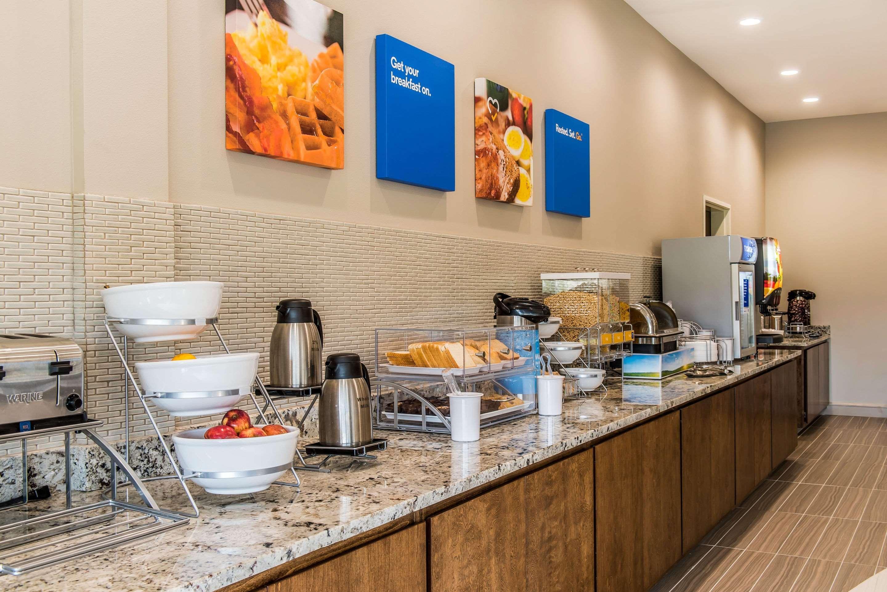 Comfort Inn & Suites Valdosta Bagian luar foto