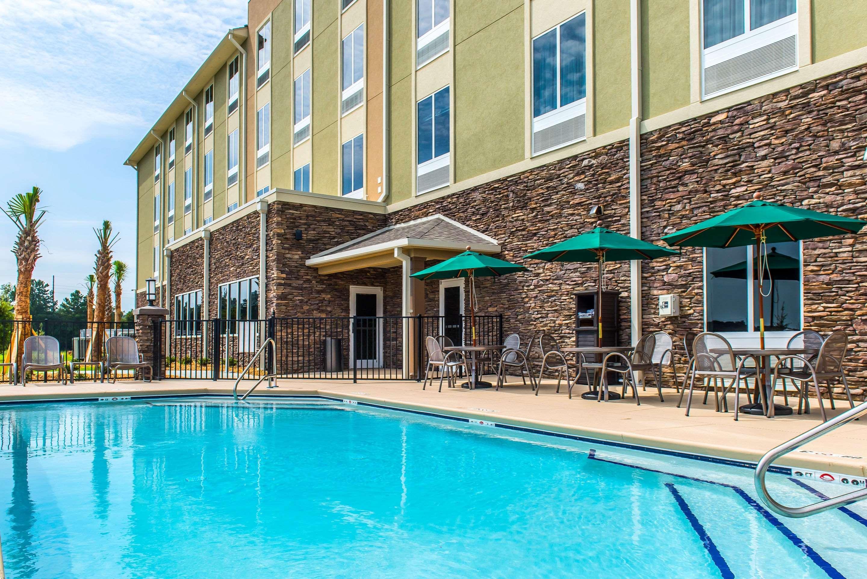Comfort Inn & Suites Valdosta Bagian luar foto
