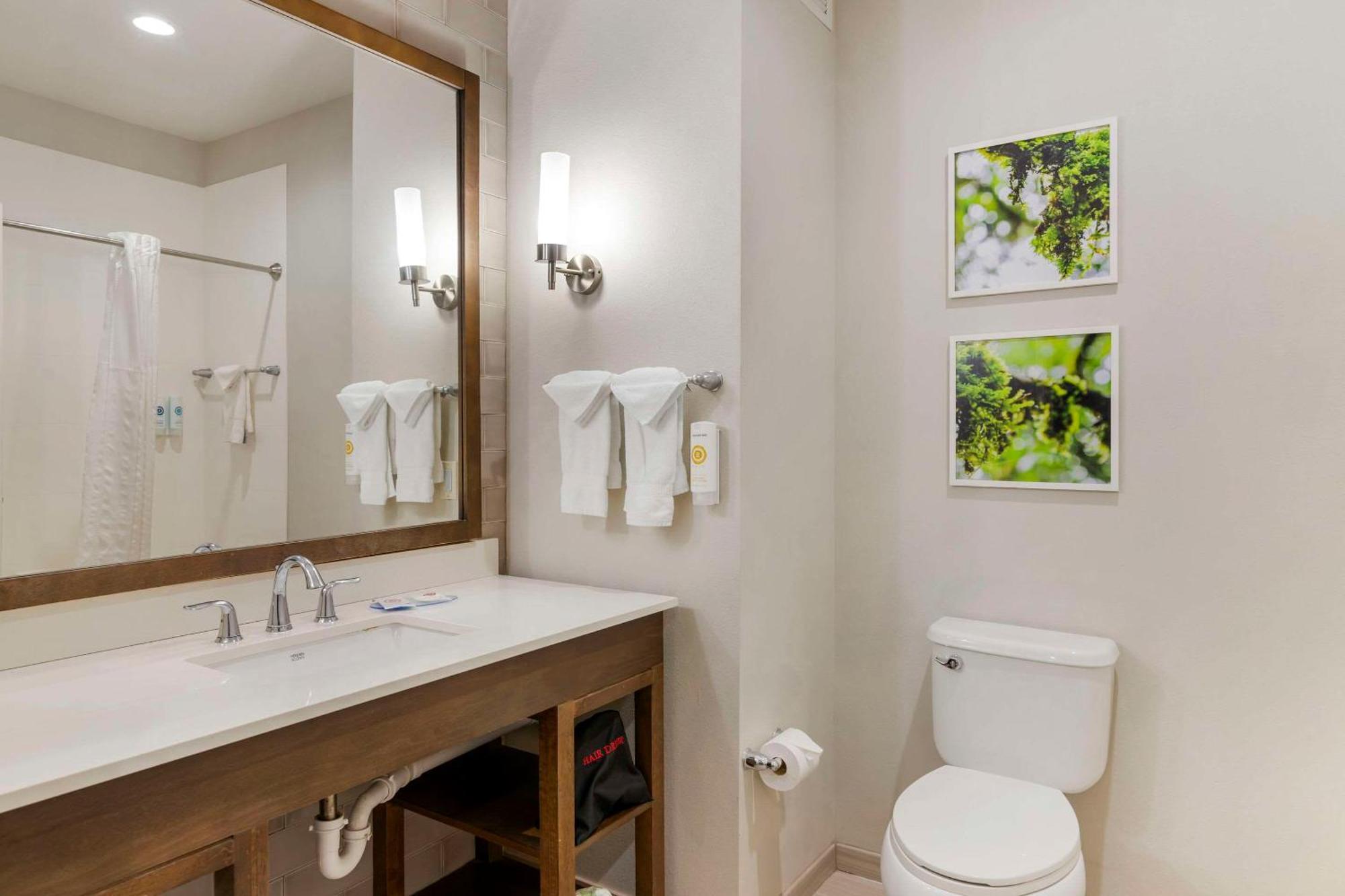 Comfort Inn & Suites Valdosta Bagian luar foto