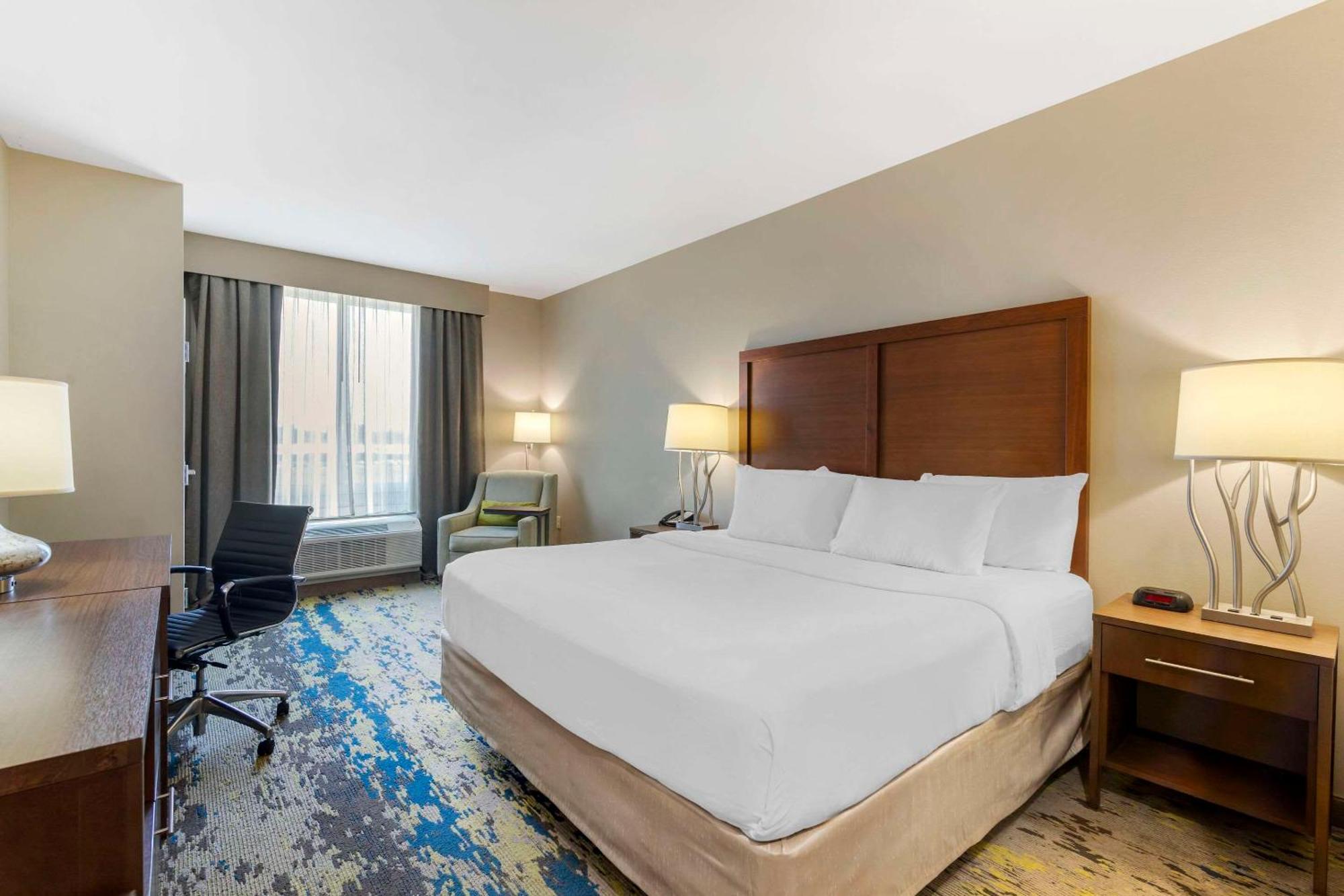 Comfort Inn & Suites Valdosta Bagian luar foto