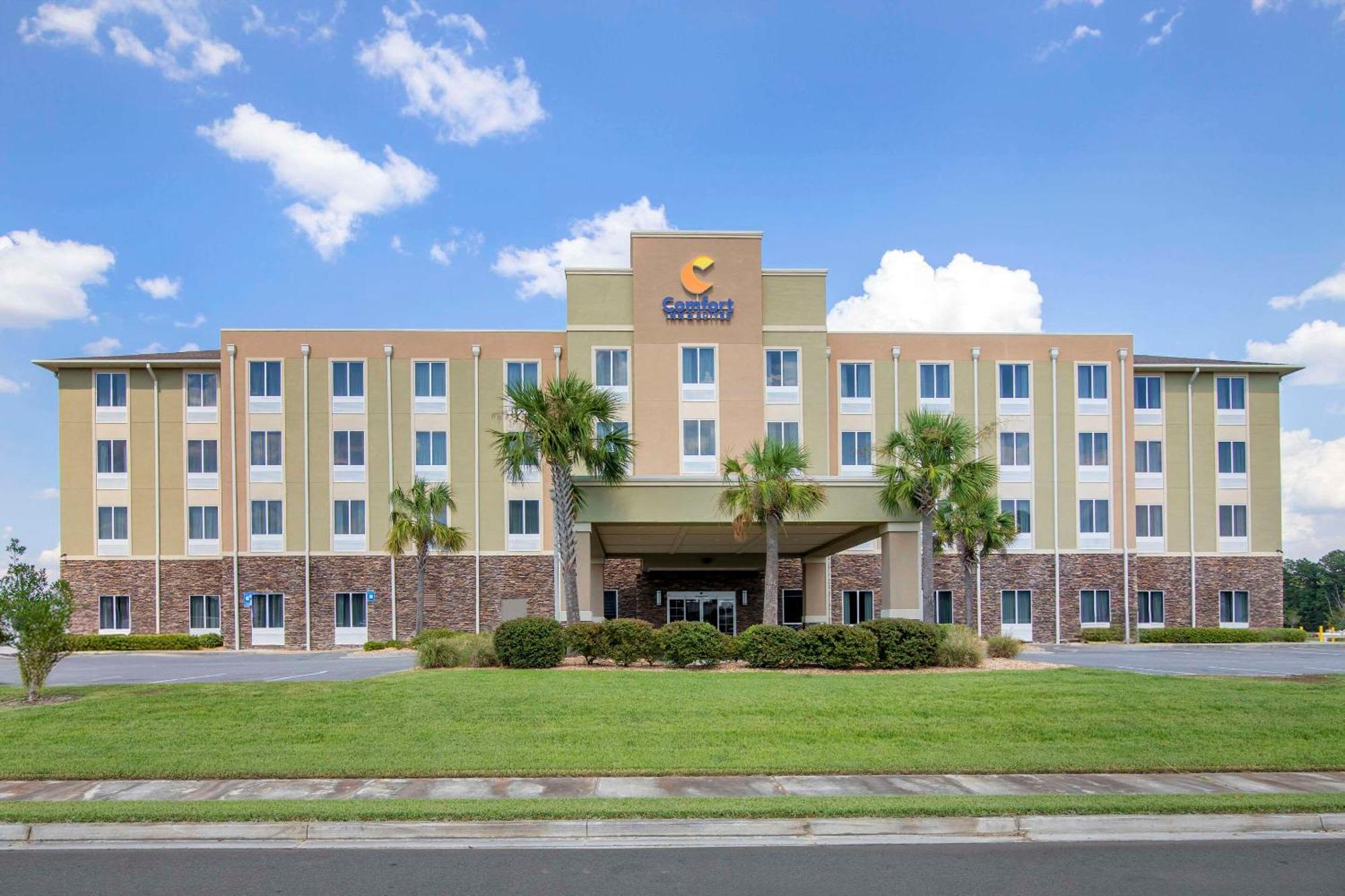 Comfort Inn & Suites Valdosta Bagian luar foto
